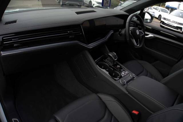 2023 Volkswagen Touareg Black Edition 3.0 TDI 286PS 8-Speed Tiptronic 4Motion 5 Door