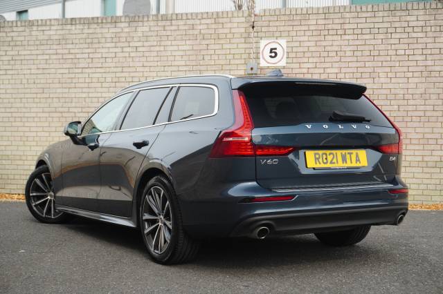 2021 Volvo V60 2.0 B4P Momentum