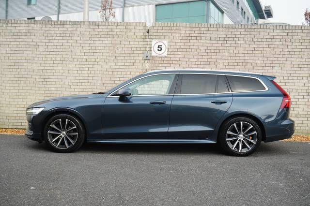 2021 Volvo V60 2.0 B4P Momentum