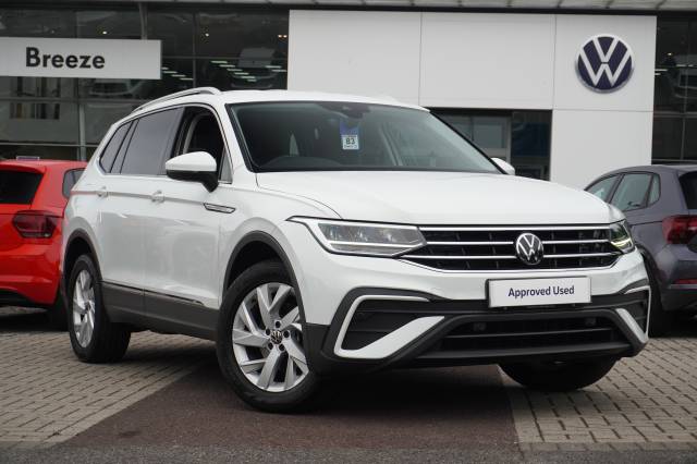 Volkswagen Tiguan Allspace 1.5 TSI Life Estate Petrol Pure white