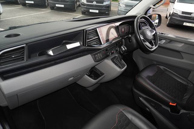 2021 Volkswagen Transporter 2.0 T32 BiTDI 204 Sportline Black Ed Kombi Van DSG Sportline Black Edition SWB