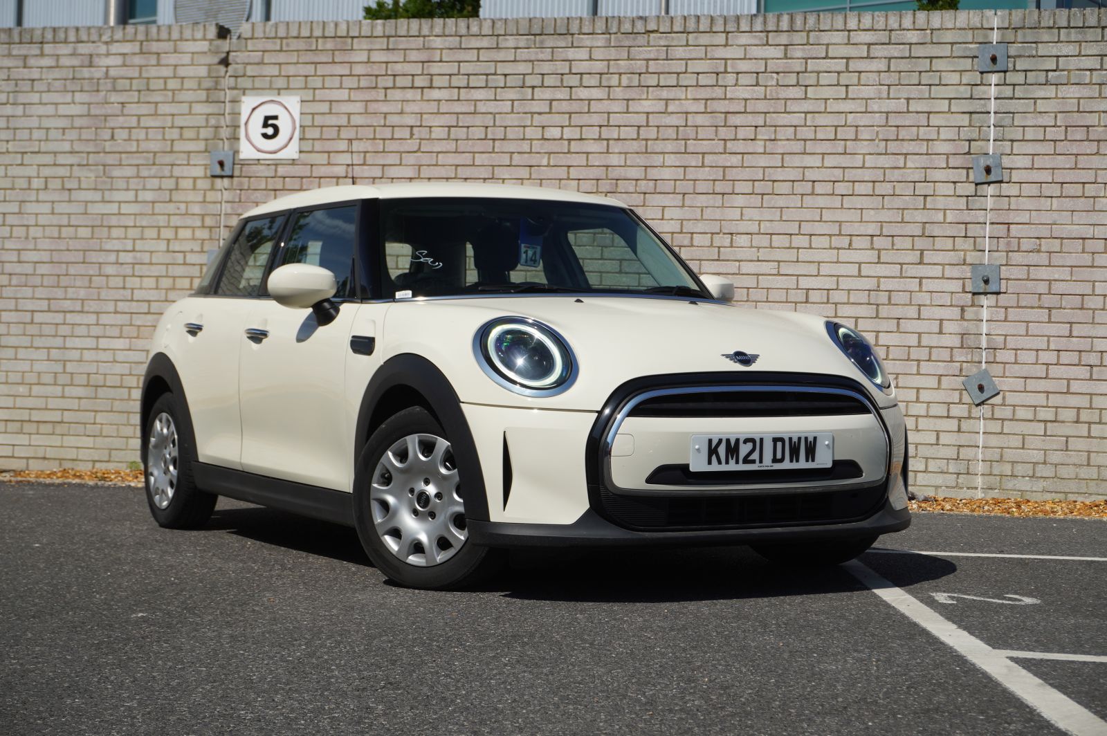 0 Mini Hatchback