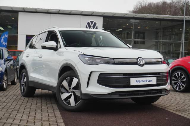 Volkswagen Tiguan 2.0 TDI DSG Match Estate Diesel Pure white