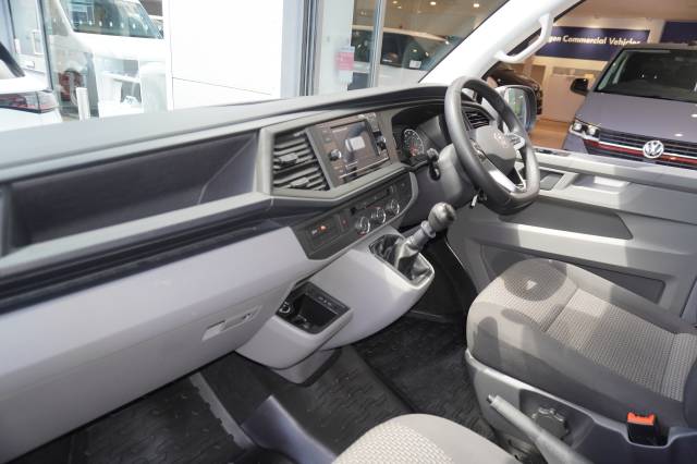 2024 Volkswagen Transporter 2.0 T32 TDI 150 Kombi Van Highline LWB