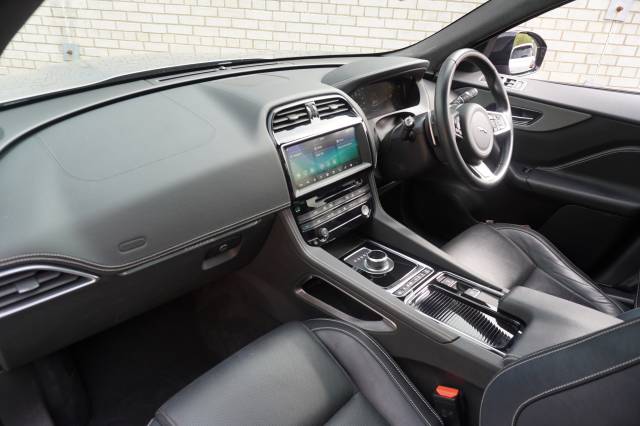 2020 Jaguar F-Pace 2.0 i4 Chequered Flag AWD SWB