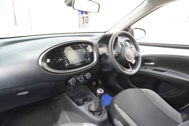 Toyota Aygo X 1.0 VVT-i Pure