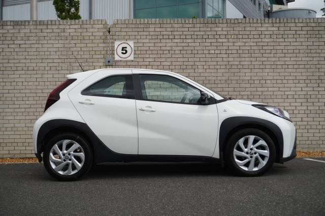 Toyota Aygo X 1.0 VVT-i Pure