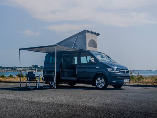 Volkswagen California Ocean EU6 150 PS 2.0 TDI BMT 7sp DSG SWB Camper Diesel Starlight Blue