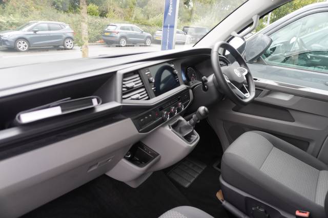 2024 Volkswagen Transporter 2.0 T32 TDI 150 Kombi Van Highline SWB