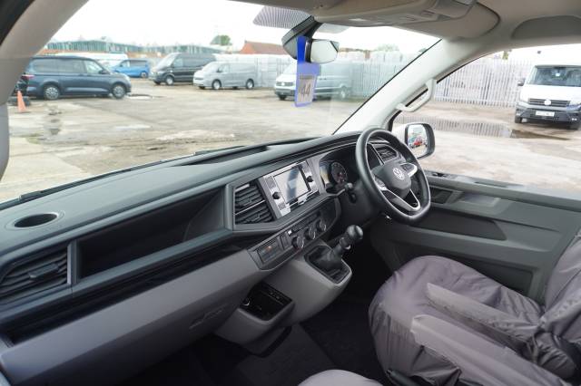 2024 Volkswagen Transporter 2.0 T32 TDI 150 Kombi Van Highline SWB