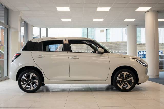 2025 Suzuki Swift 1.2 Hybrid Ultra CVT