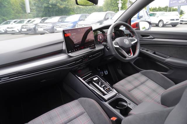 2025 Volkswagen Golf 2.0 TSI 265 DSG GTI