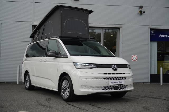Volkswagen California 2.0 TDI DSG 150 PS Beach Camper Motor Caravan Diesel Candy White, Roof in Deep Black