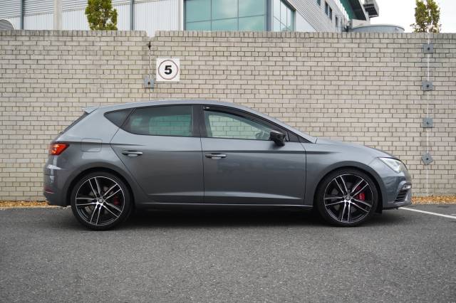 SEAT Leon 2.0 TSI 300 Cupra