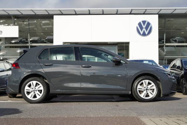 2022 Volkswagen Golf 1.5 Golf 8 Life TSI 130PS 6-speed Manual Life