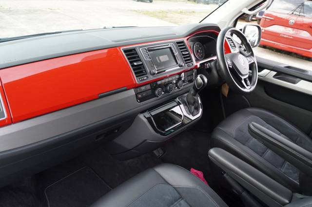 2016 Volkswagen Caravelle 2.0 TDI BlueMotion Tech 204 DSG Generation Six SWB