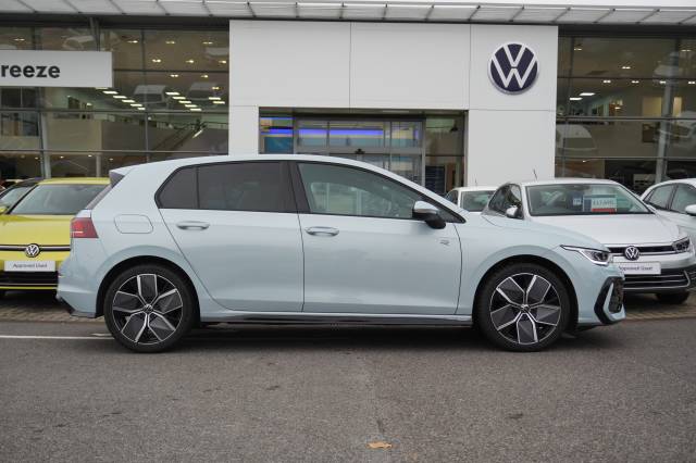 2025 Volkswagen Golf 1.5 TSI 150 R-Line