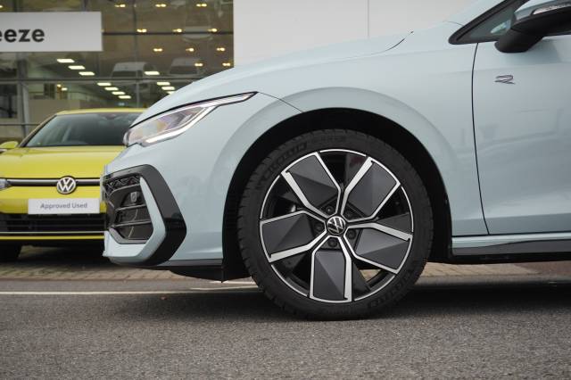 2025 Volkswagen Golf 1.5 TSI 150 R-Line