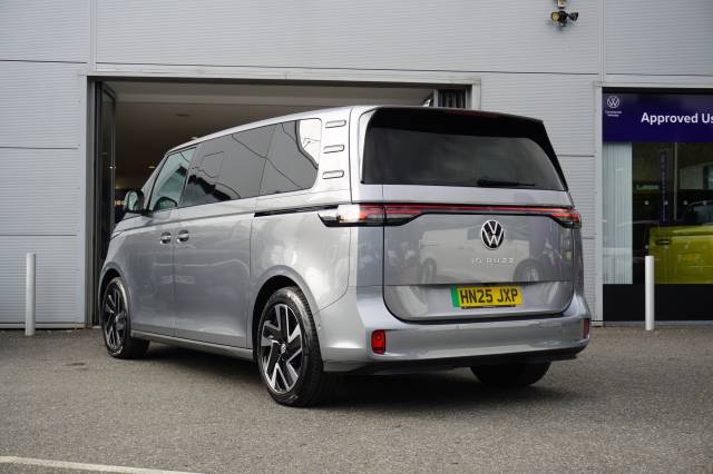 2025 Volkswagen Id. Buzz ID. Buzz Style 7-seat 286 PS 86 kWh Pro Electric 1 Speed Automatic LWB