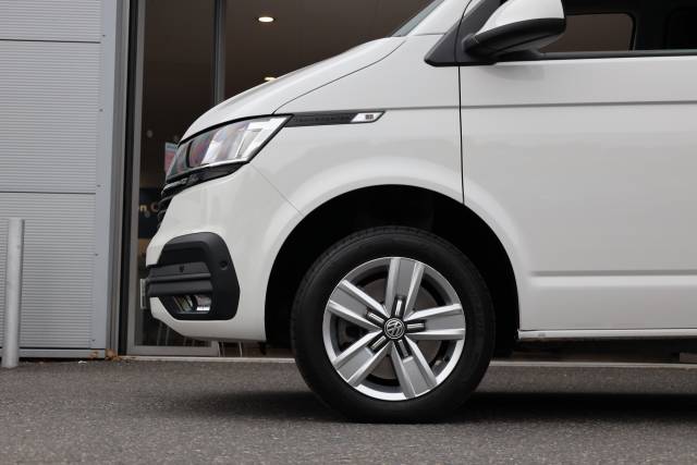 Volkswagen Transporter 2.0 T32 TDI 150 Kombi Van DSG Highline SWB