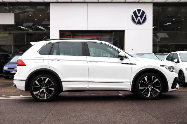 2023 Volkswagen Tiguan R-Line