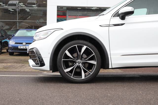 2023 Volkswagen Tiguan R-Line