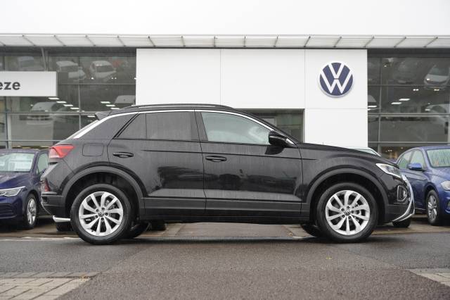 2025 Volkswagen T-Roc TSI Match
