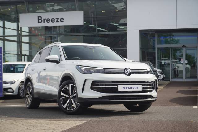 Volkswagen Tiguan 1.5 eTSI 150 DSG Elegance Estate Petrol Pure white