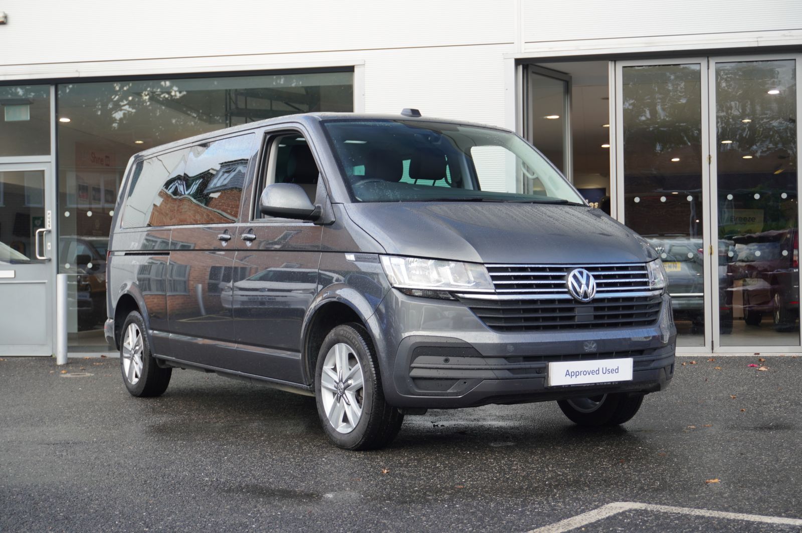 2024 Volkswagen Transporter Shuttle