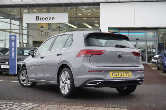 2024 Volkswagen Golf 1.5 eTSI DSG Style