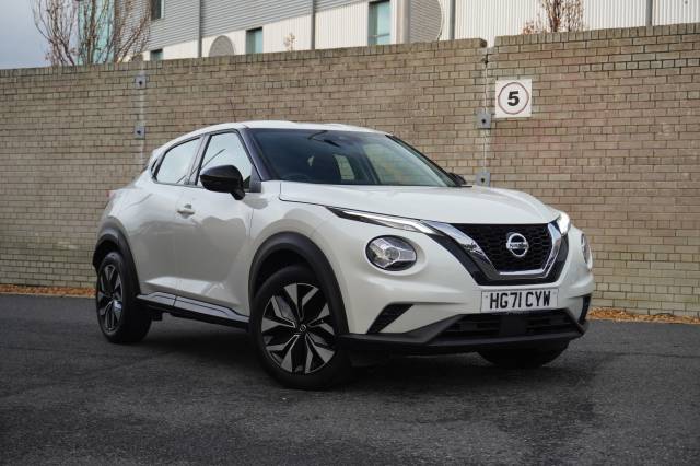 Nissan Juke 1.0 DiG-T 114 Acenta Hatchback Petrol White