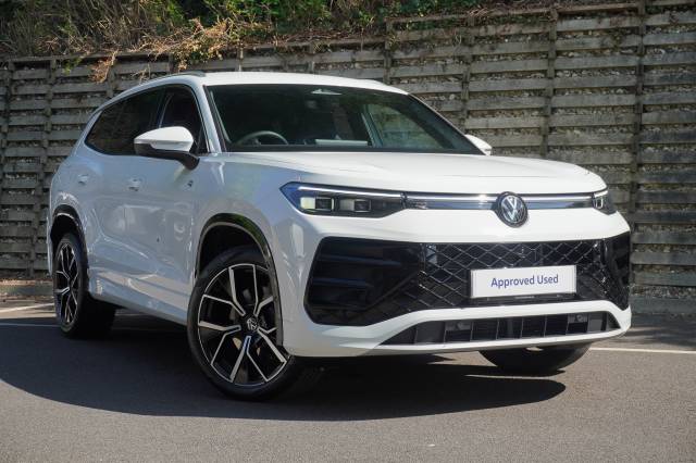 Volkswagen Tayron 1.5 Tayron R-Line eTSI 150PS 7-Speed DSG R-Line Estate Petrol Pure white