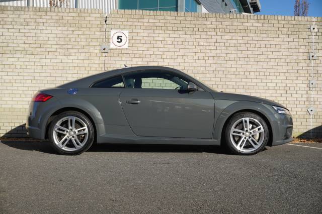 0 Audi TT 2.0 45 TFSI Quattro S Tronic Sport