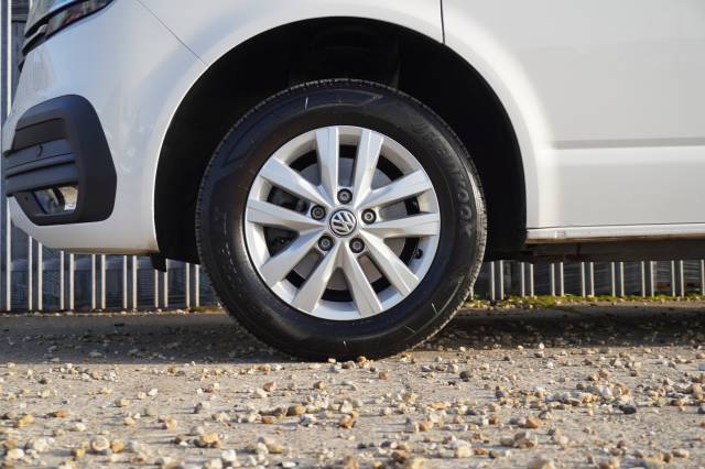 2024 Volkswagen Transporter 2.0 T30 TDI 150 Kombi Van Highline SWB