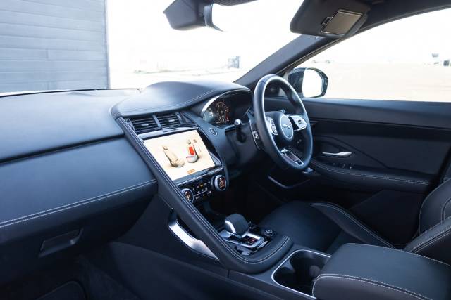 2024 Jaguar E-Pace 2.0 D200 R-Dynamic SE Black SWB