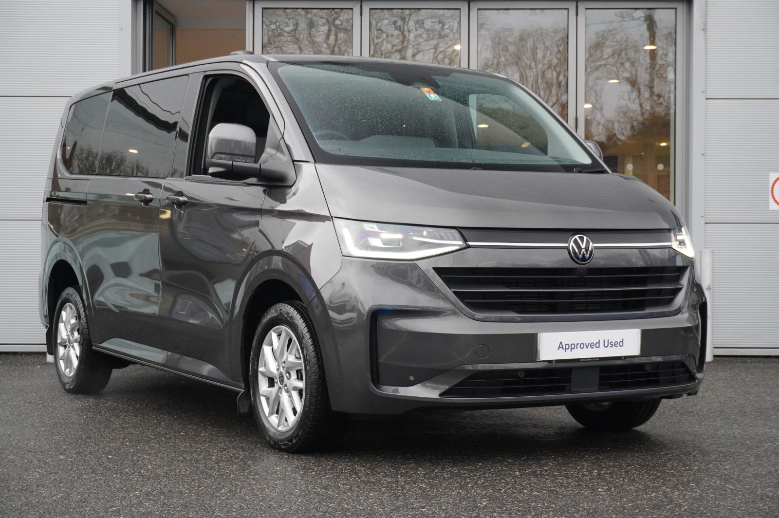 2025 Volkswagen Transporter Shuttle