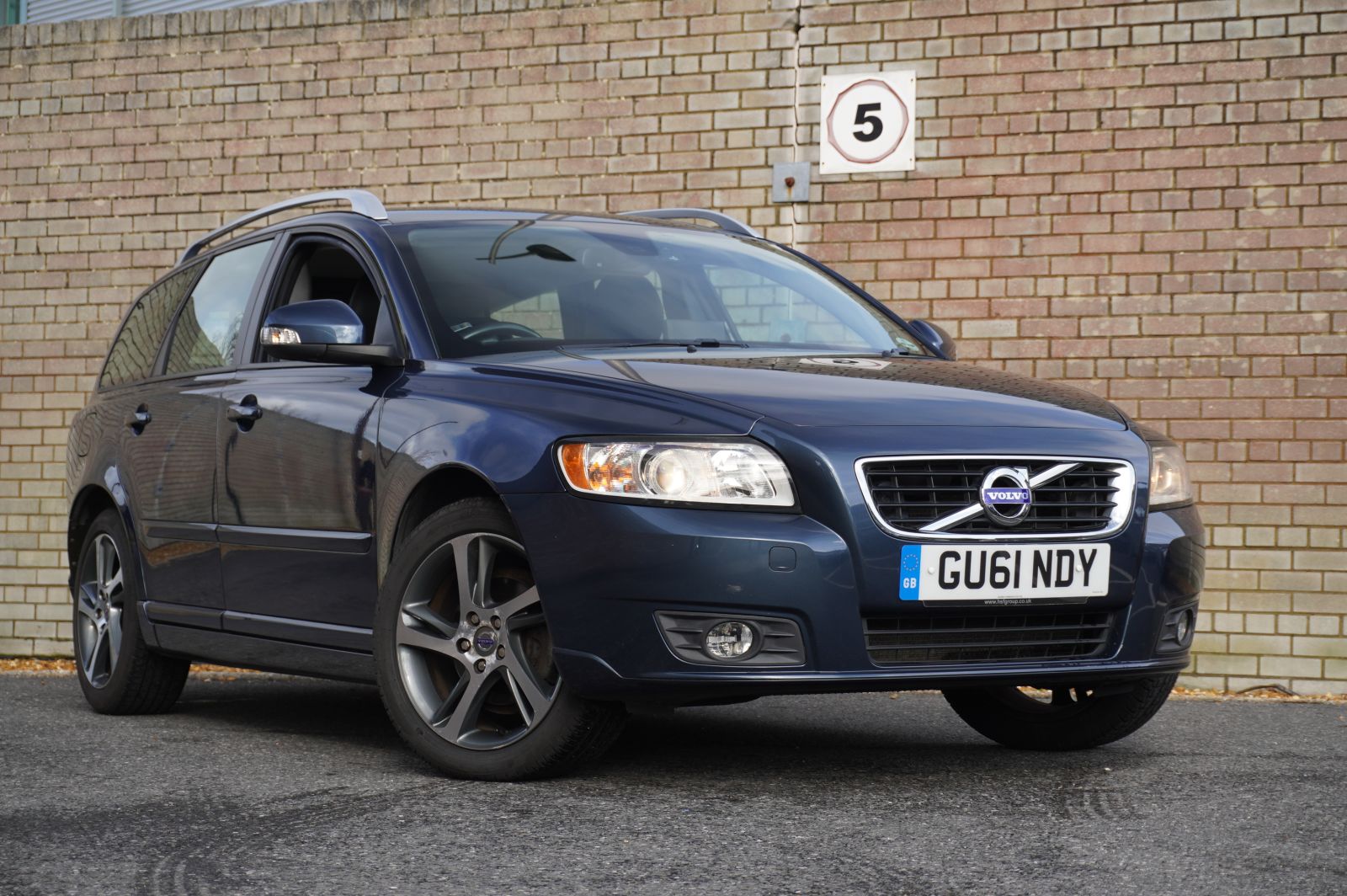  Volvo V50