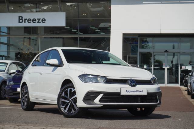 Volkswagen Polo 1.0 TSI Match Hatchback Petrol Pure white