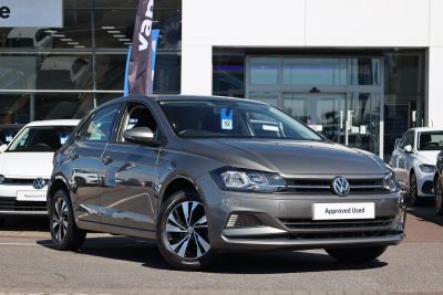 VOLKSWAGEN POLO        
    
    TSI 95 DSG SE - 2019 (19)