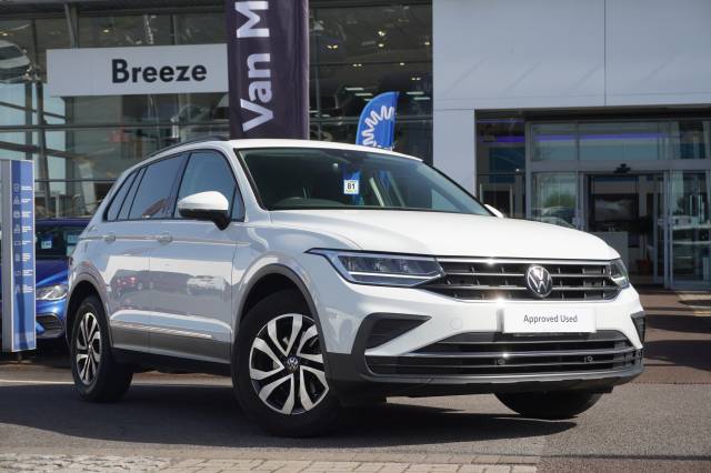 Volkswagen Tiguan 1.5 TSI 150 Active Estate Petrol Pure white
