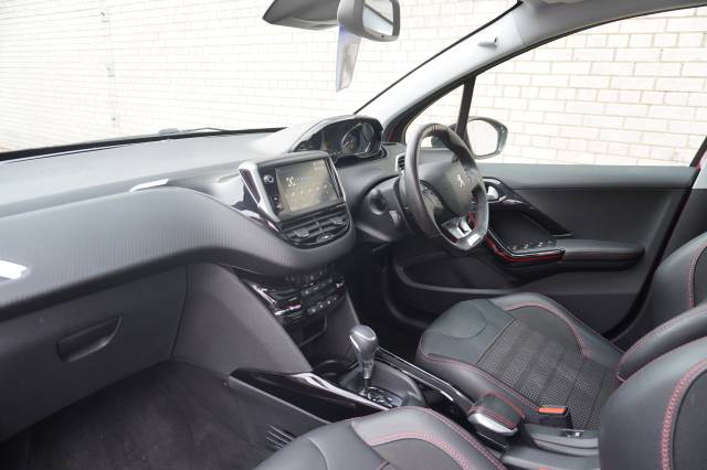 0 Peugeot 2008 1.2 PureTech 110 EAT6 GT Line