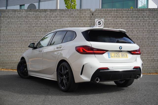 0 BMW 1 Series 2.0 118d M Sport