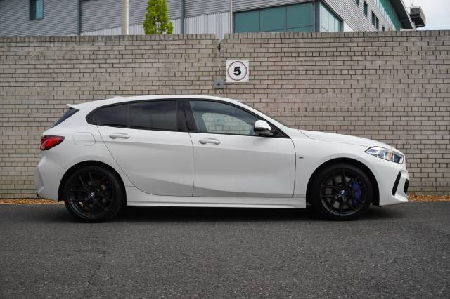 0 BMW 1 Series 2.0 118d M Sport