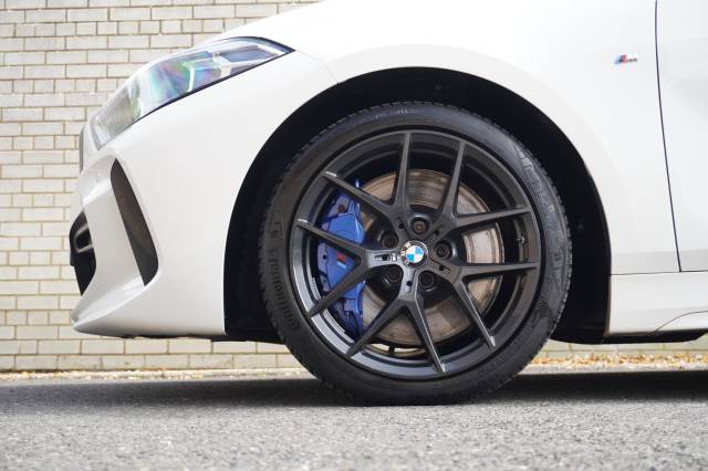 0 BMW 1 Series 2.0 118d M Sport