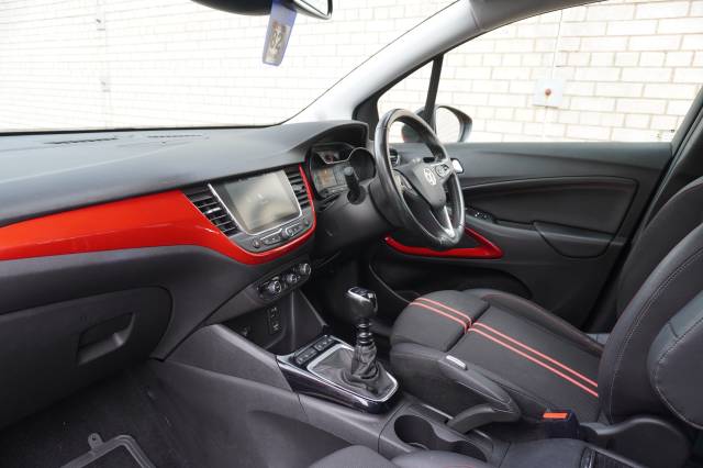 0 Vauxhall Crossland 1.2 Turbo SRi Nav