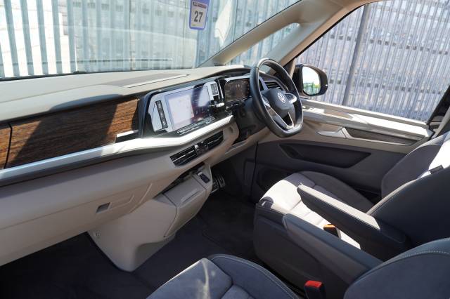 2025 Volkswagen Multivan 2.0 TSI LWB DSG Style