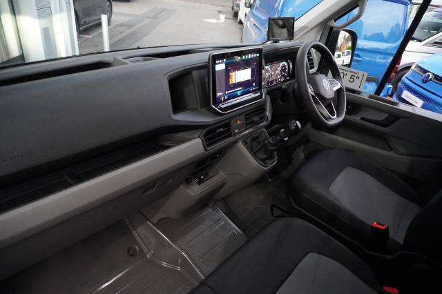 2025 Volkswagen Crafter 2.0 CR35 TDI 140PS Commerce Bus ETG Luton Tail Lift Commerce Business LWB