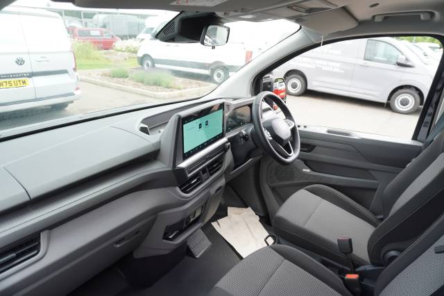 2025 Volkswagen Transporter 2.0 T32 TDI 150 Kombi Van Commerce Pro LWB