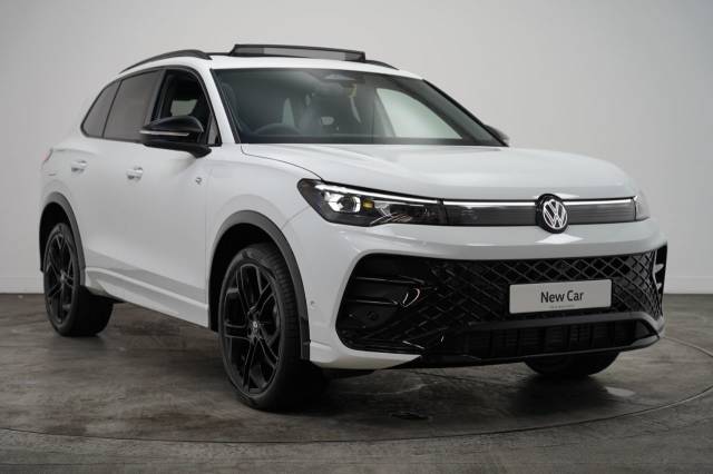 Volkswagen Tiguan Black Edition 2.0 TSI 4MOTION 204 PS 7-Speed DSG SUV Petrol Pure White