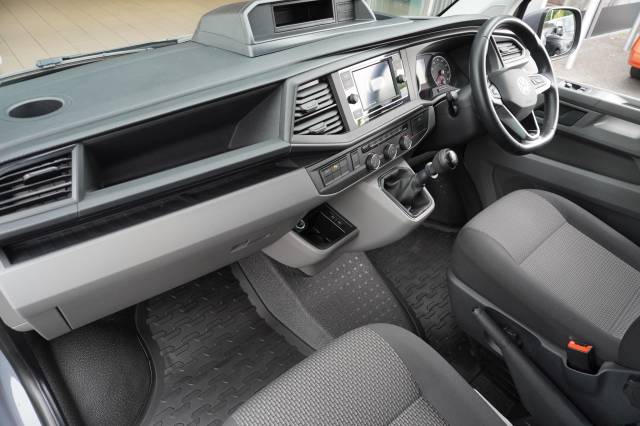 2021 Volkswagen Transporter 2.0 T30 TDI 150 Kombi Van Highline SWB